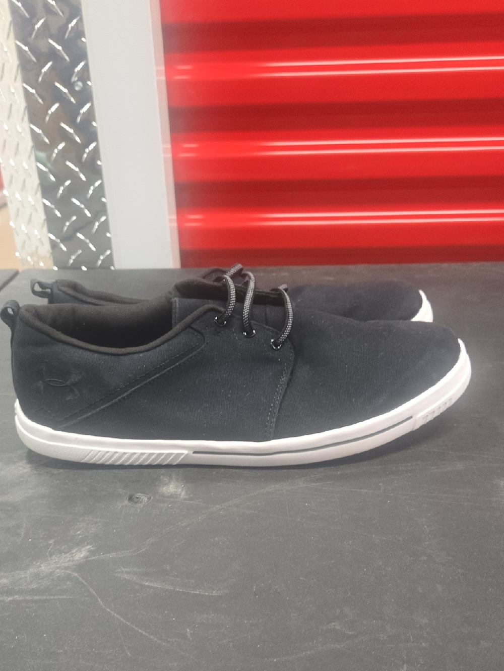 Men's Black Casual Lace-Up Sneakers  Brand Under Armour Men's Size 11***